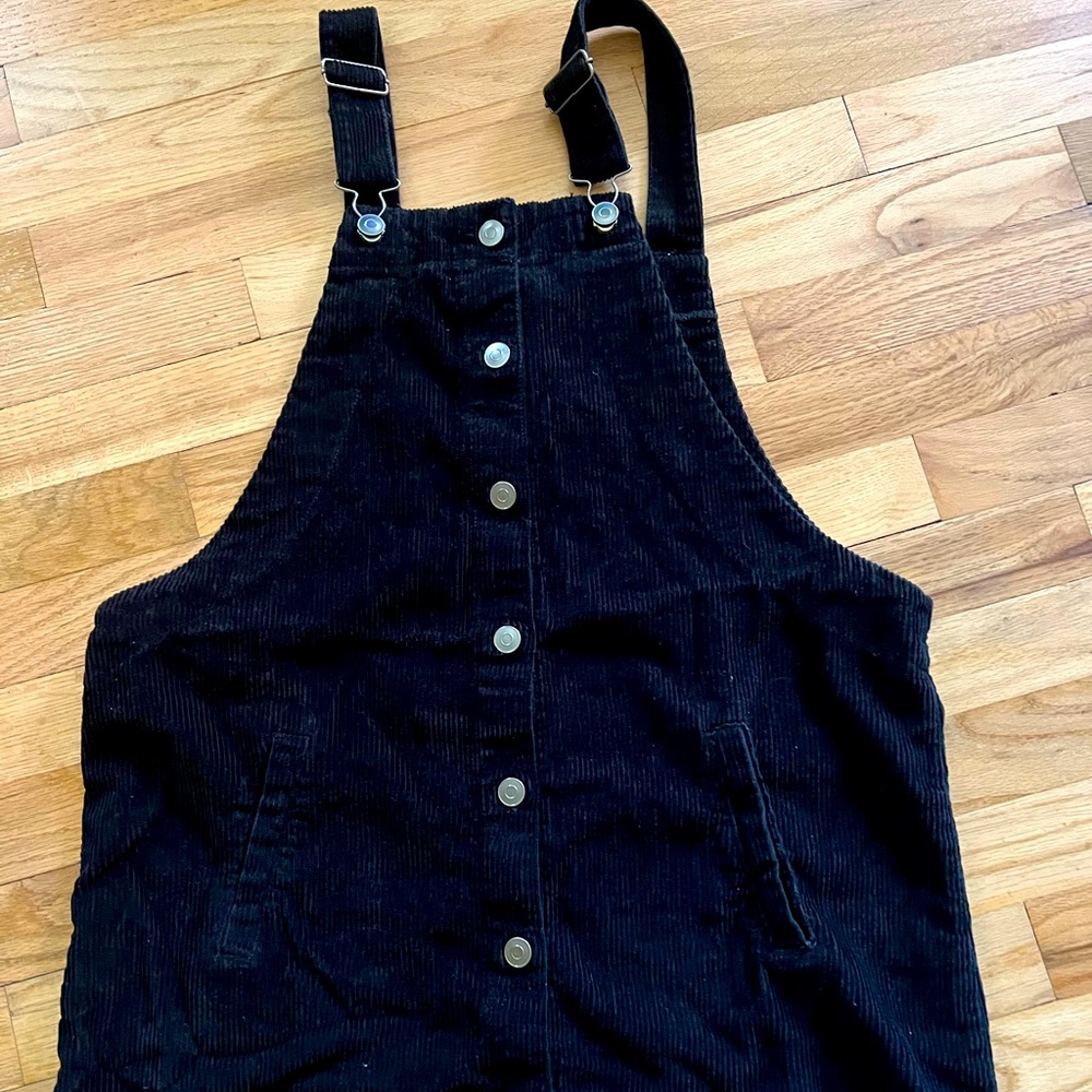 Teen girl corduroy overall dress. In excellent condition
